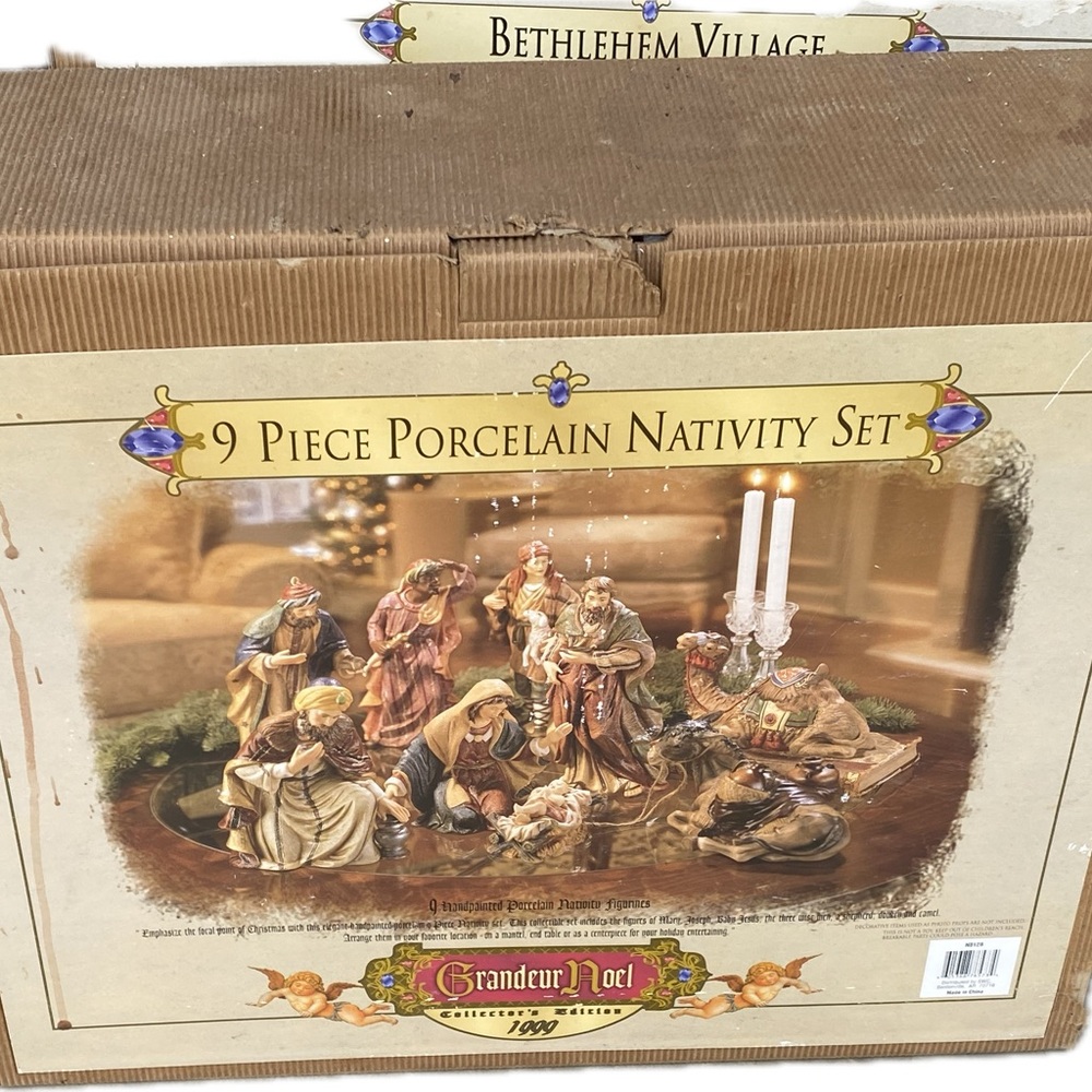Vintage Grandeur Noel 9 Piece Porcelain Nativity Set